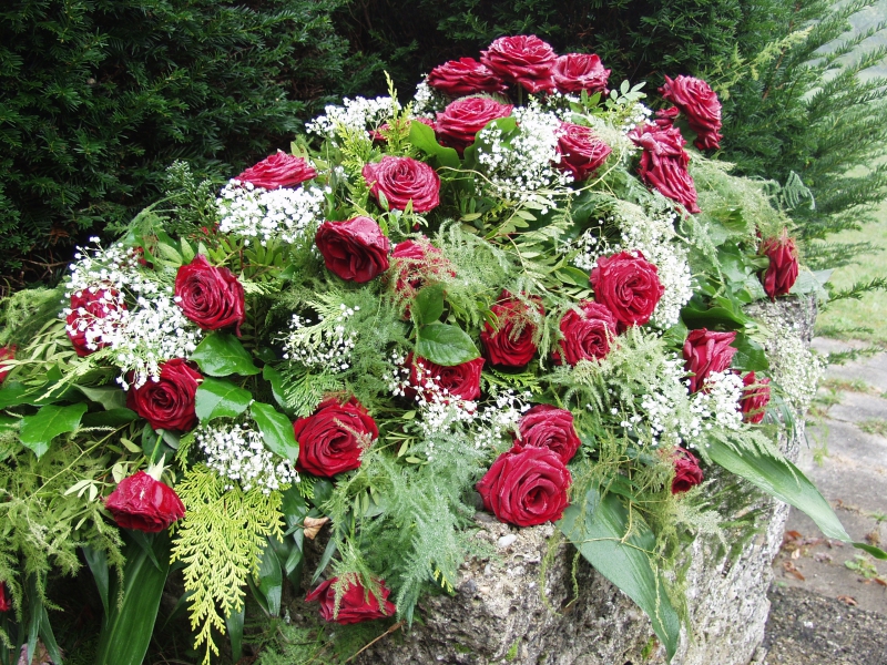 funeraire-LANTOSQUE-min_roses-61203